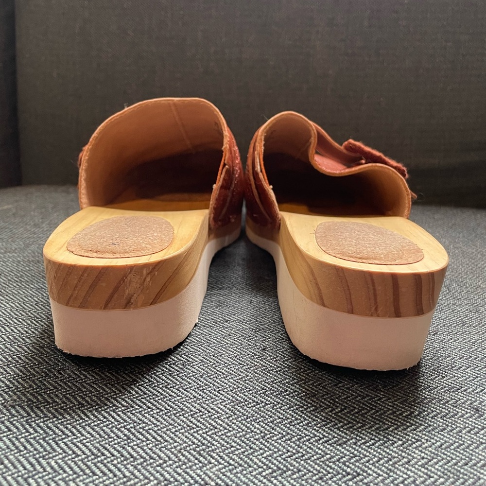 Kelsi Dagger Brooklyn Carve Mule Clog - Picture 6 of 10